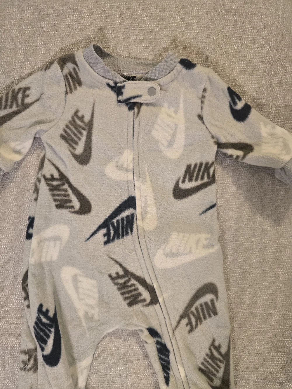 Nike Newborn Footed Fleece Sleeper Gray All Over Logo Zip Pajamas